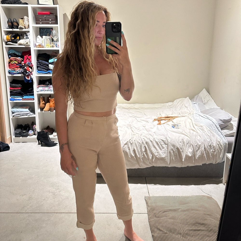 L’Atiste two piece khaki set size medium fits like a 6